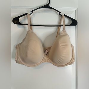 Victoria Secret t-shirt lightly lined full coverage